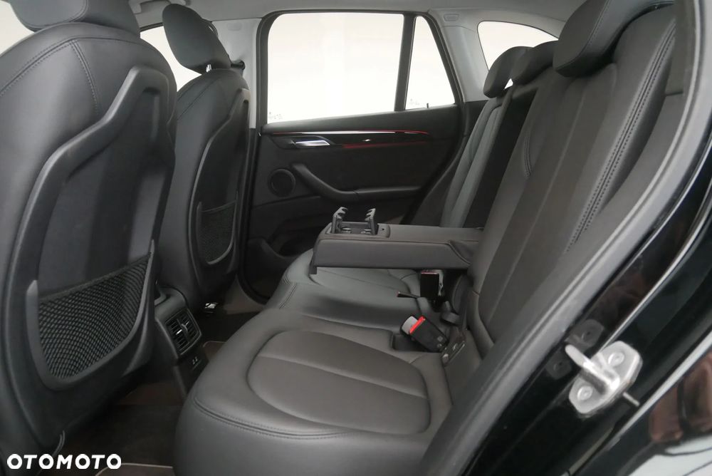 BMW X1 sDrive18i Sport Line - 8