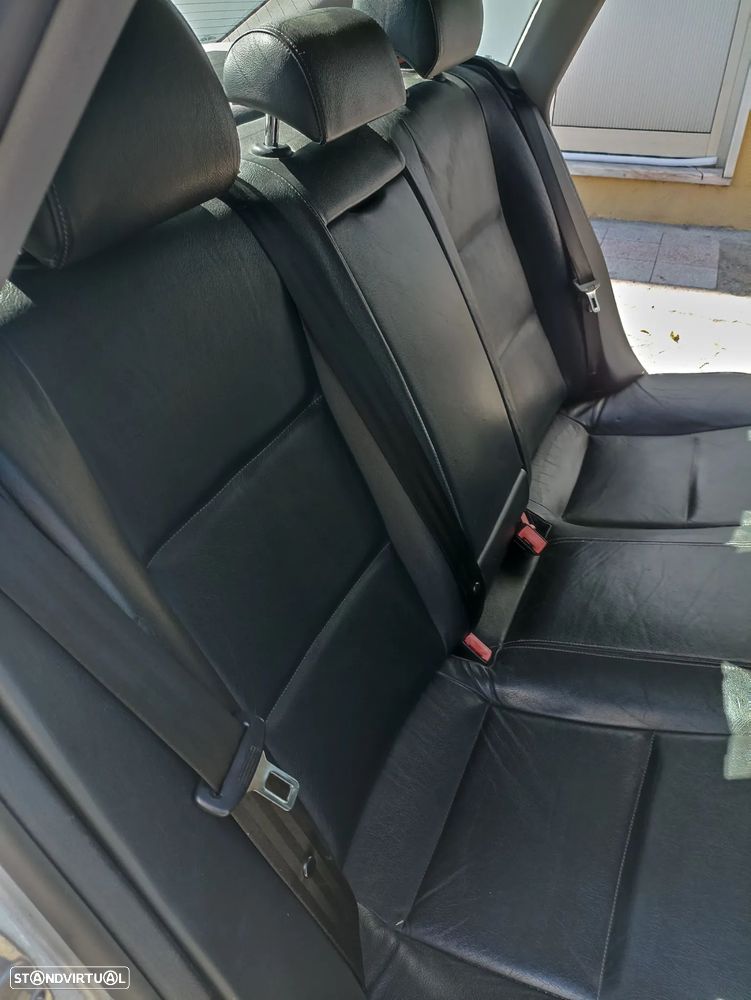 Audi A4 1.9 TDI m5 - 12