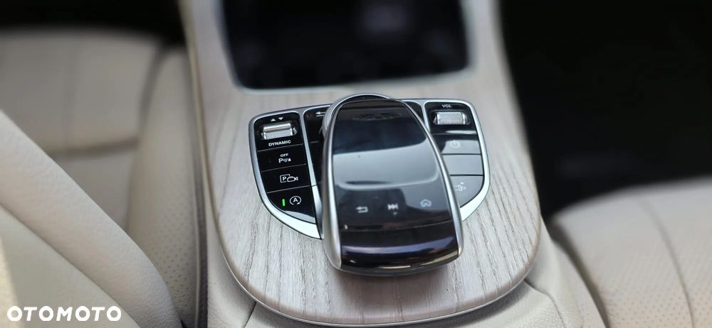 Mercedes-Benz Klasa E - 25