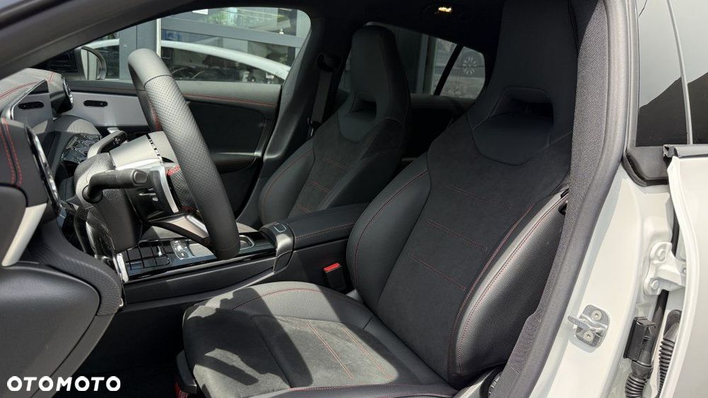 Mercedes-Benz CLA 200 AMG Line 7G-DCT - 4