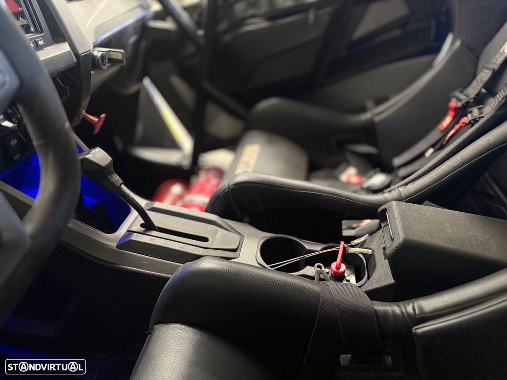 Polaris RZR Pro R - 8