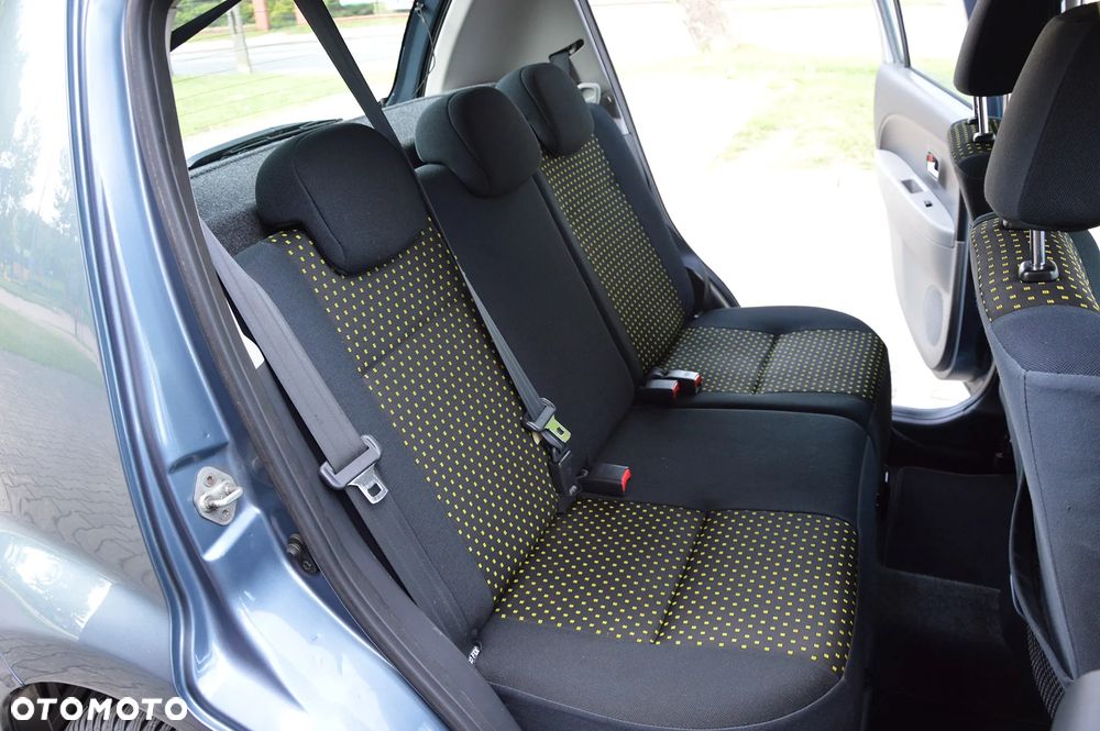 Daihatsu Sirion - 23