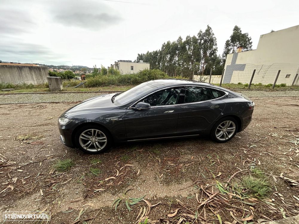 Tesla Model S Standard - 9