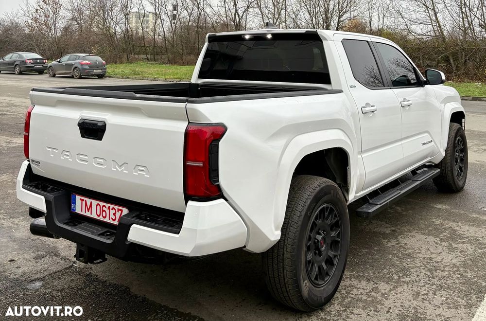 Toyota Tacoma - 7
