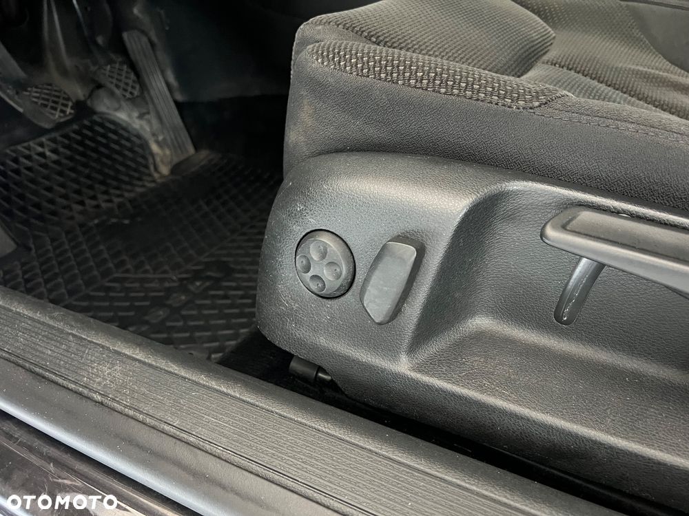 Volkswagen Passat 2.0 TDI Comfortline - 19