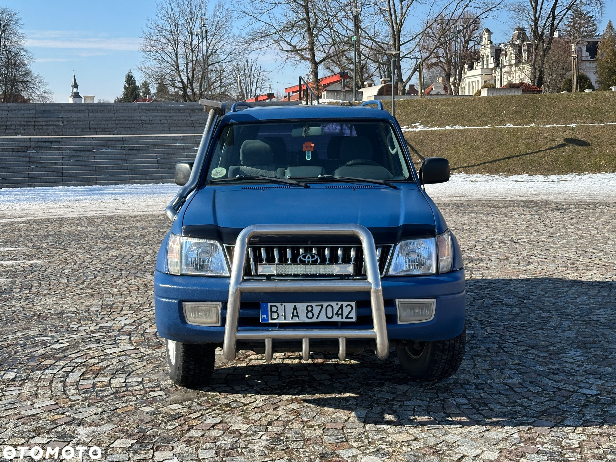 Toyota Land Cruiser - 2