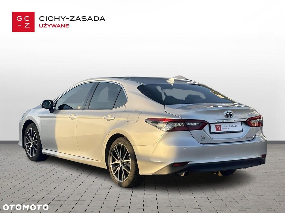 Toyota Camry - 3