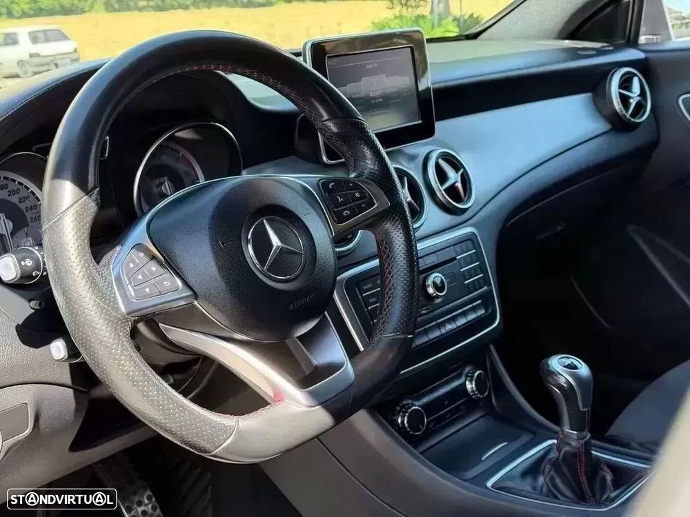 Mercedes-Benz CLA 200 d Shooting Brake AMG Line — fotografia 20