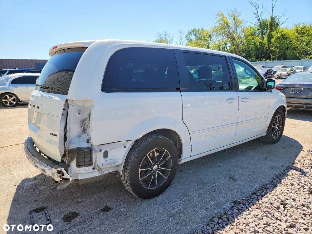 Dodge Grand Caravan - 6