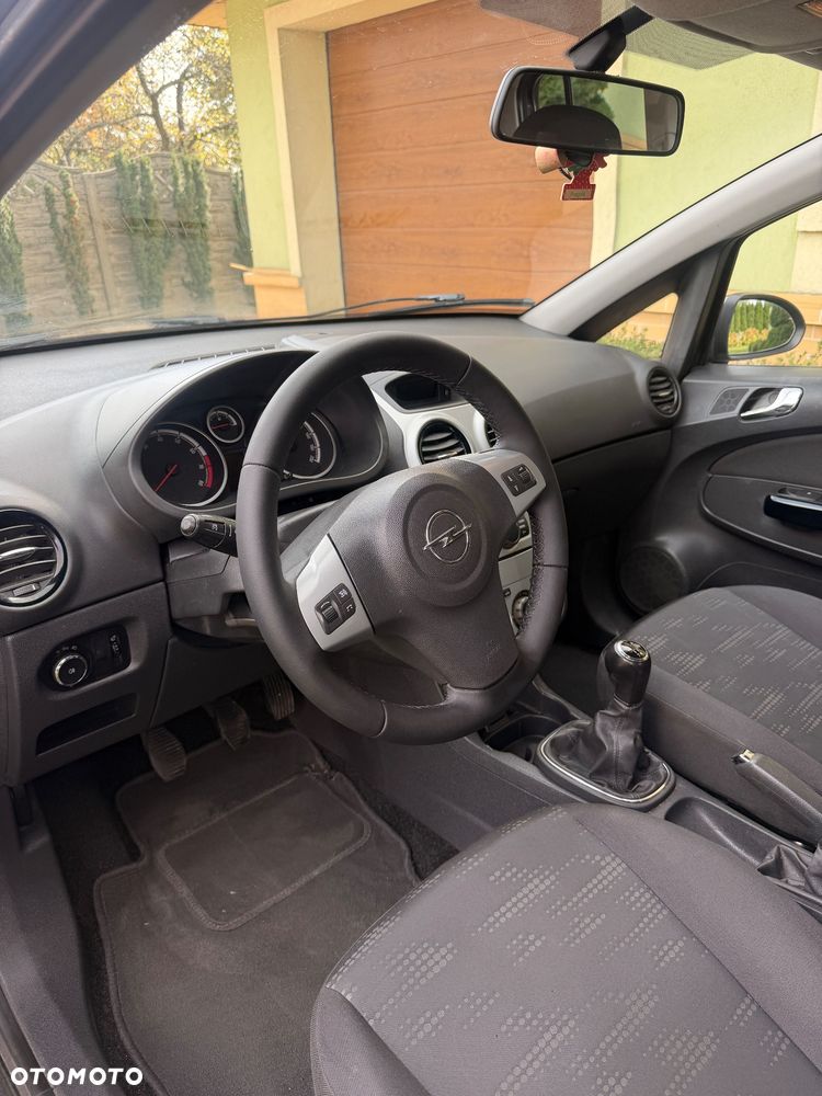 Opel Corsa 1.2 16V Cosmo - 26