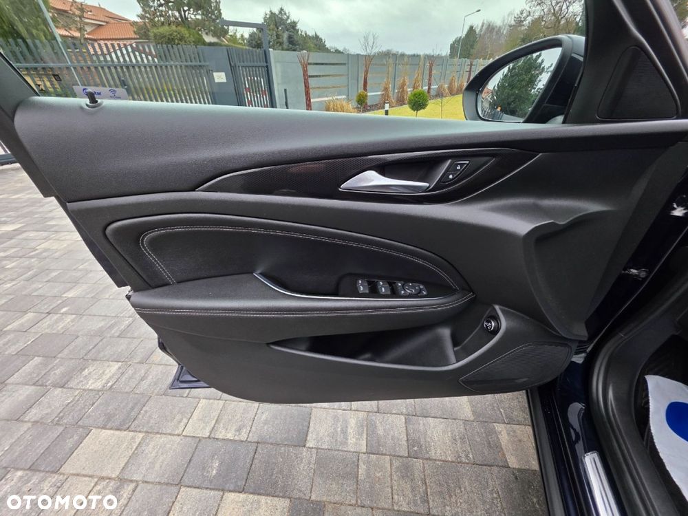 Opel Insignia - 10