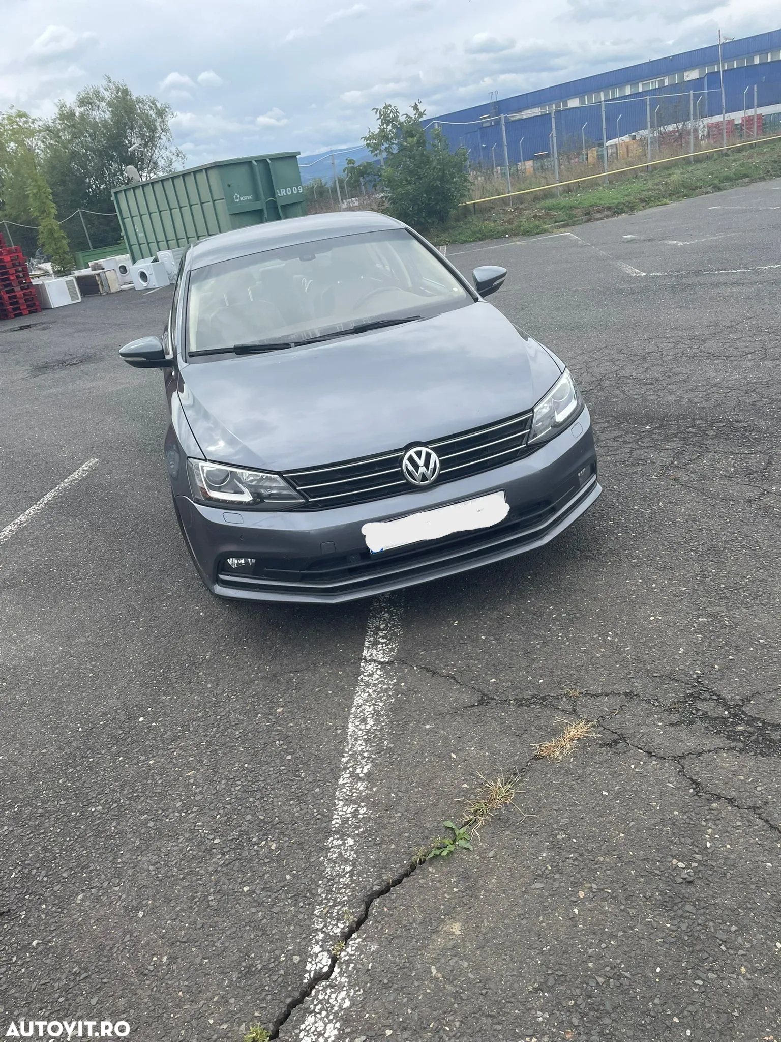 Volkswagen Jetta 2.0 TDI Highline - 4