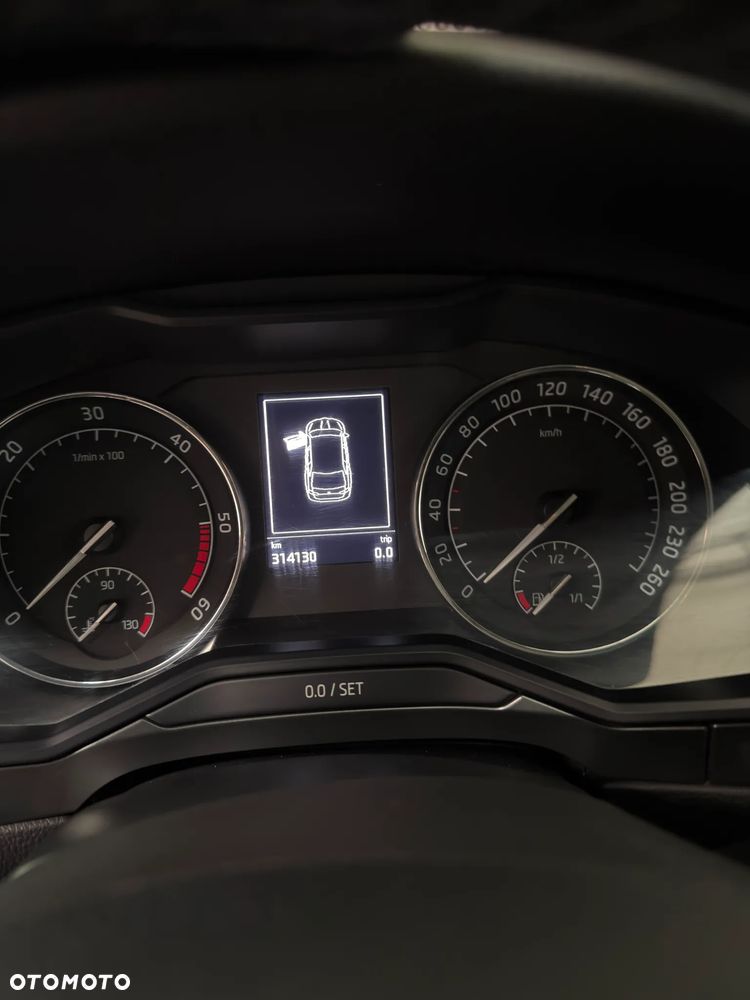 Skoda Superb 2.0 TDI Active - 4