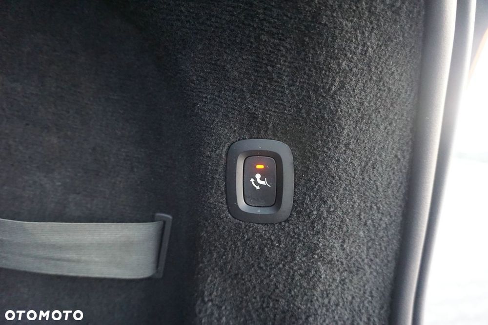 Volvo V90 D4 Momentum - 24