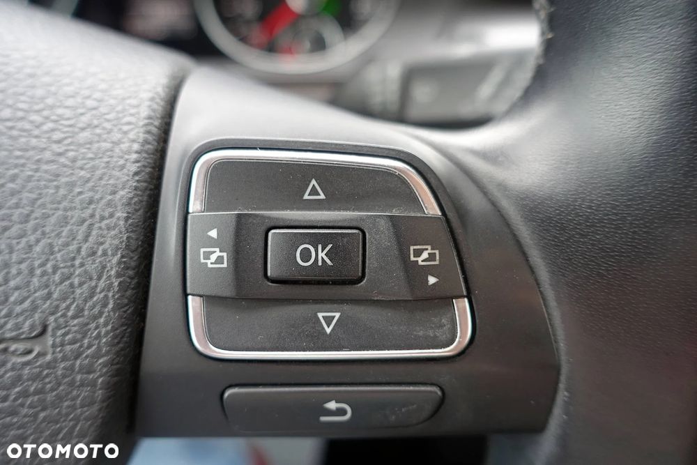 Volkswagen Passat 2.0 TDI DSG BlueMotion Technology Comfortline - 29