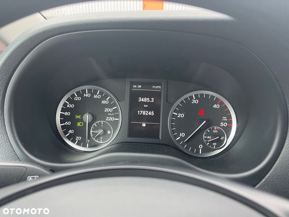 Mercedes-Benz Vito - 10