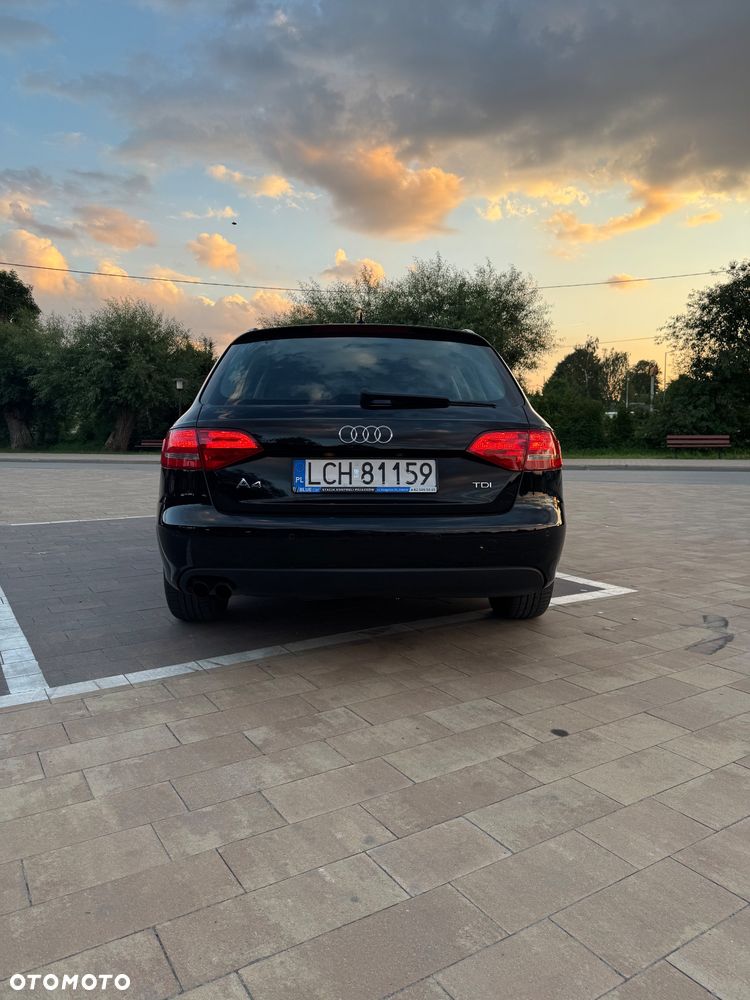 Audi A4 Avant - 10