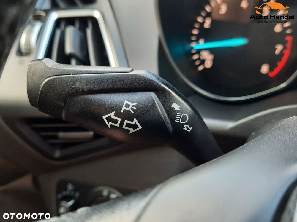 Ford Kuga 1.5 EcoBoost 2x4 Titanium - 19