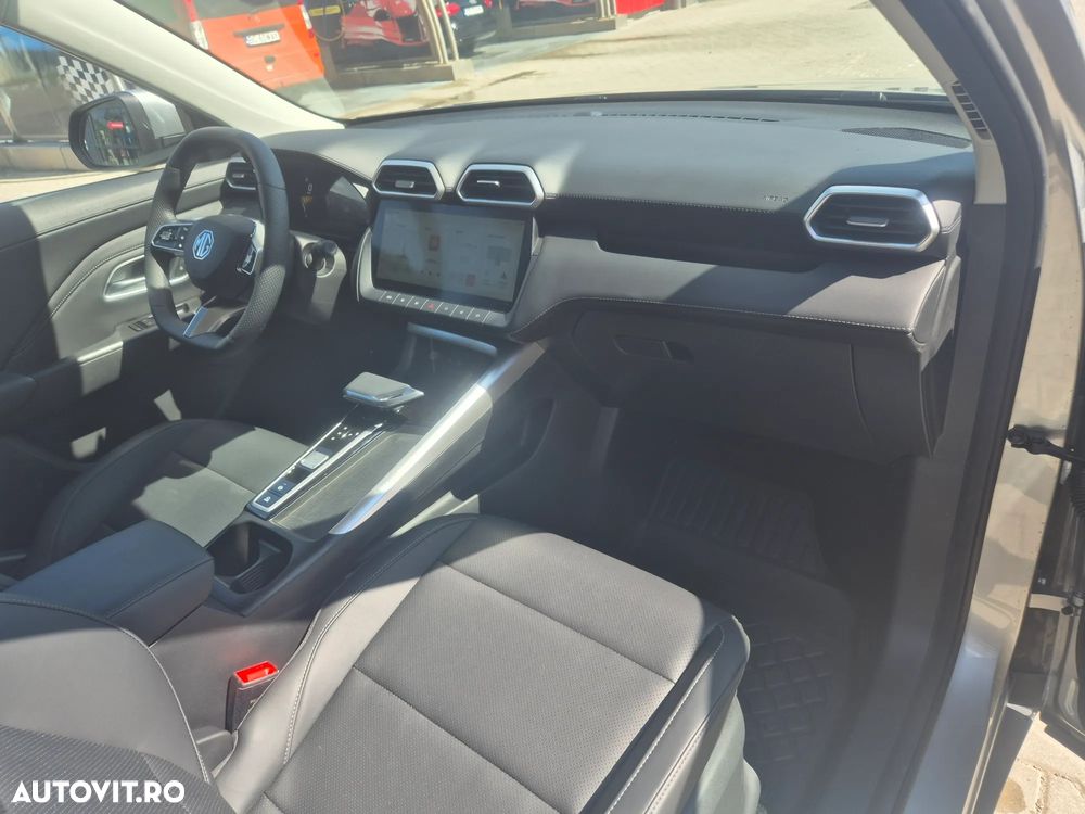 MG ZS HEV 1.5 GSI AT Exclusive - 8