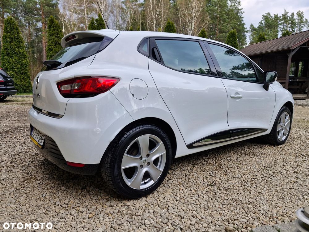 Renault Clio 1.2 16V 75 Life - 19
