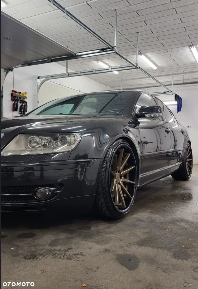 Volkswagen Phaeton 4.2 V8 4Mot (5 os.) - 1