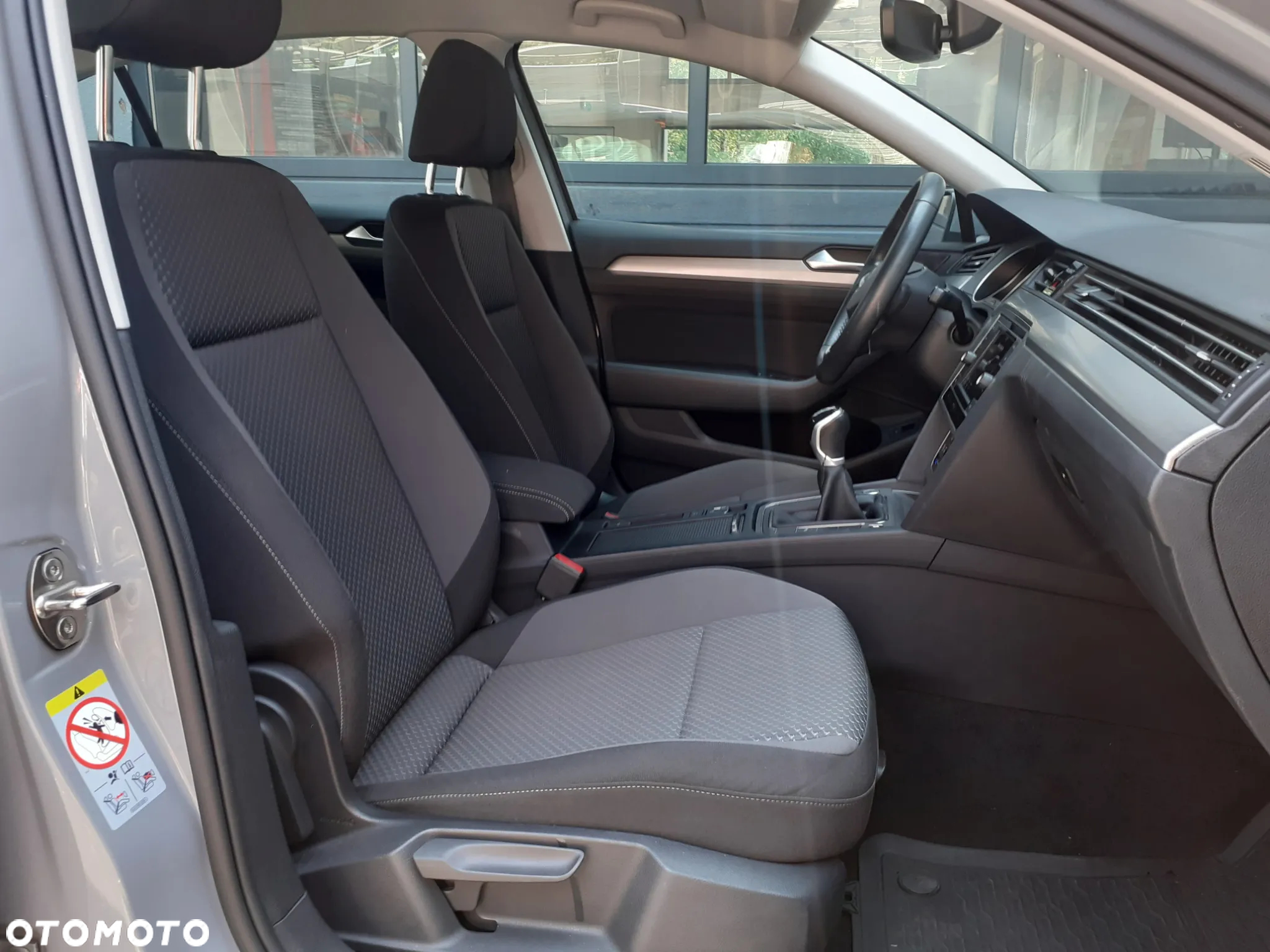 Volkswagen Passat - 25