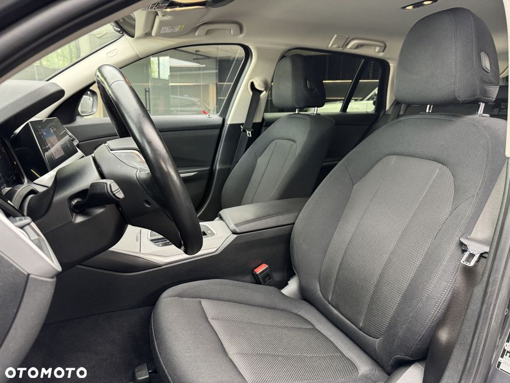 BMW Seria 3 318d - 12