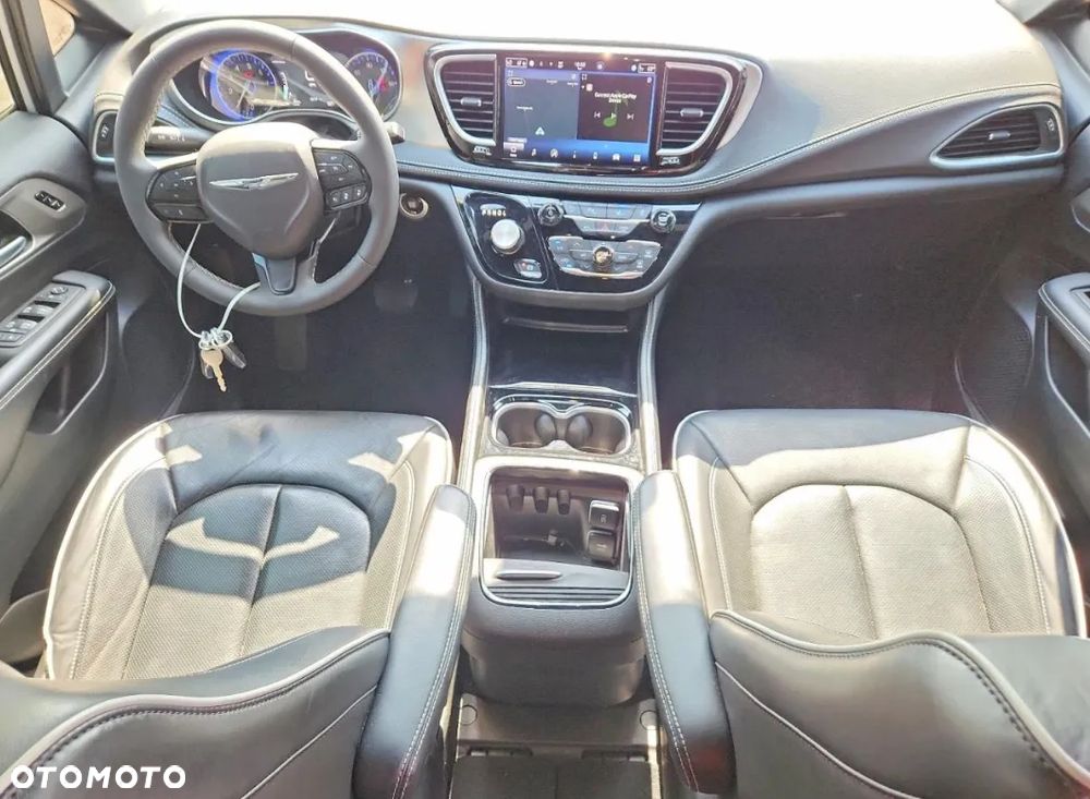 Chrysler Pacifica - 7