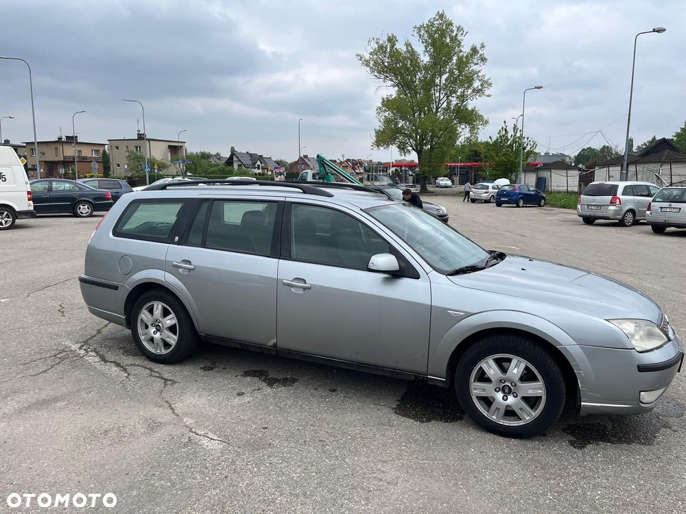 Ford Mondeo 2.0 TDCI DPF Ghia - 12