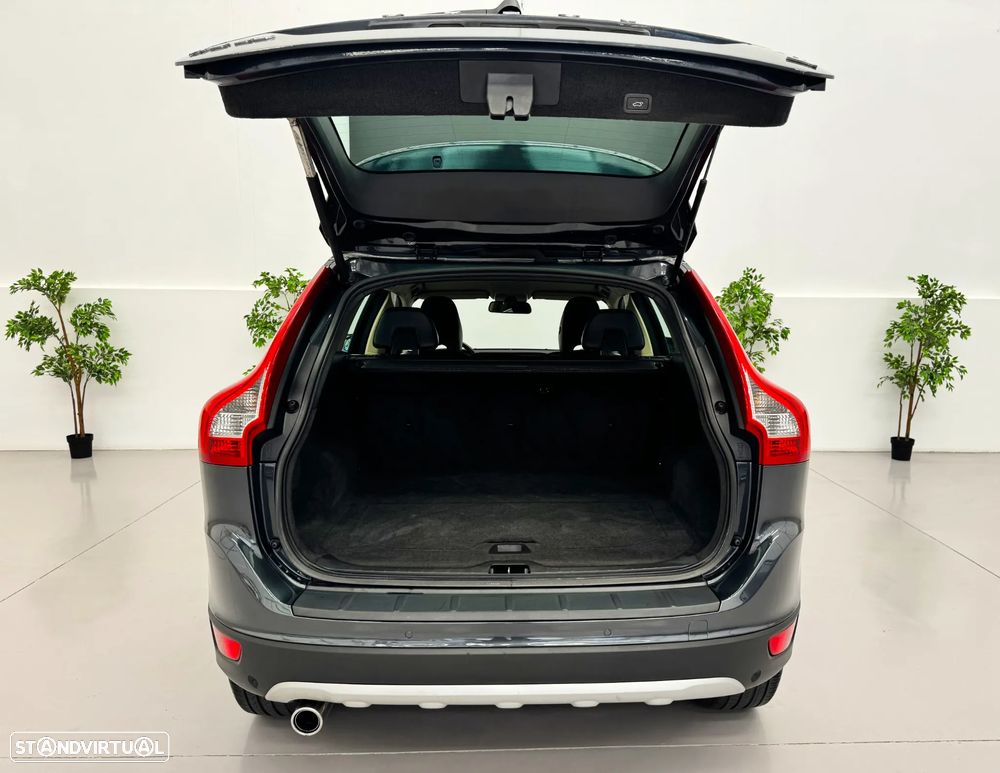 Volvo XC 60 2.0 D3 Drive Summum - 26