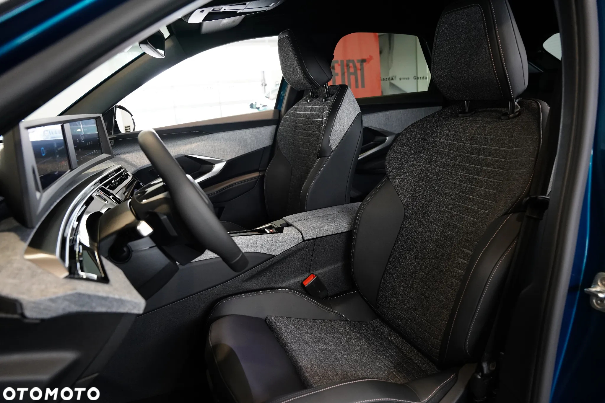 Peugeot 3008 1.2 PureTech mHEV Allure e-DCS6 - 12