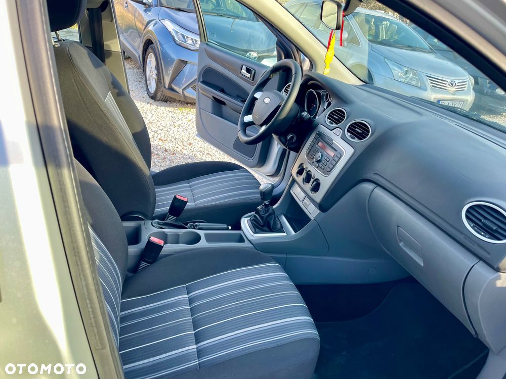Ford Focus 1.6 16V Fun - 25