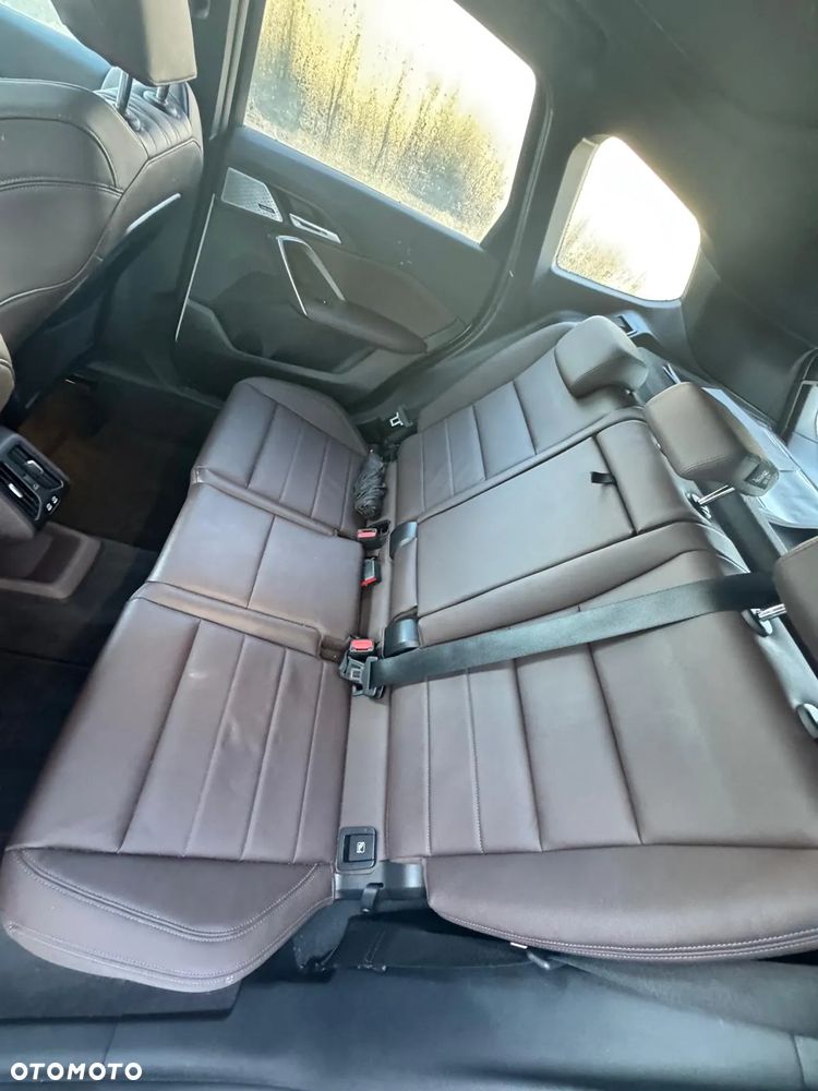 BMW X1 xDrive23i mHEV - 4