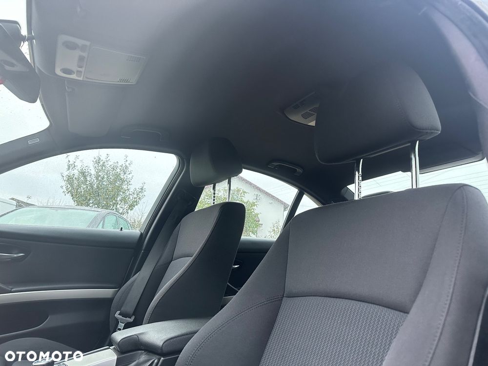 BMW Seria 3 316i - 17