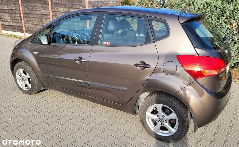 Kia Venga 2011 photo 5