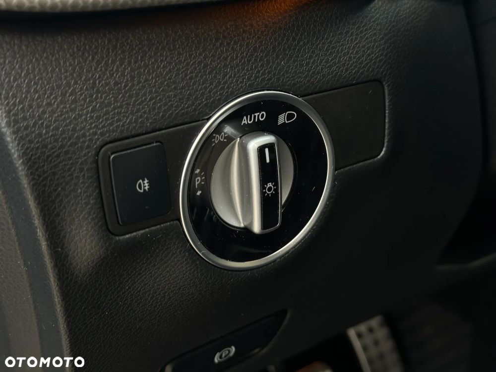 Mercedes-Benz Klasa B 180 UrbanStyle Edition - 13