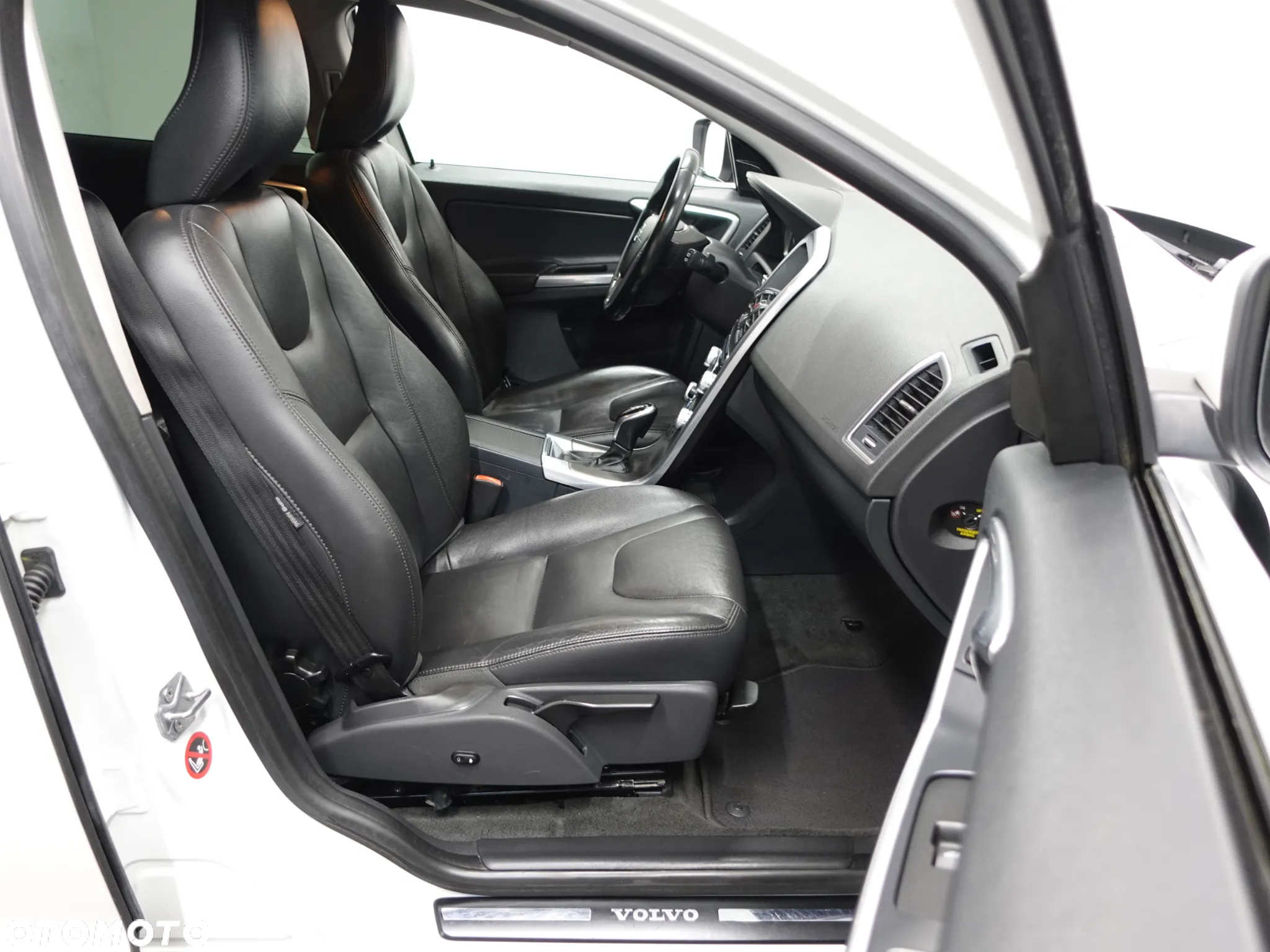 Volvo XC 60 D4 AWD Summum - 30