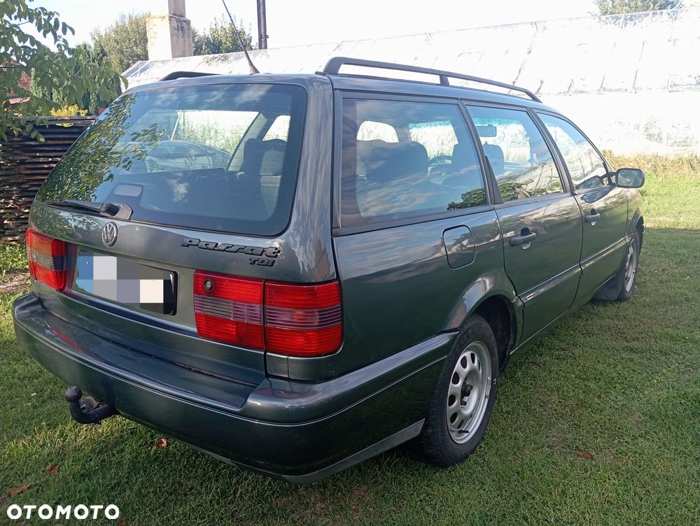 Volkswagen Passat - 4