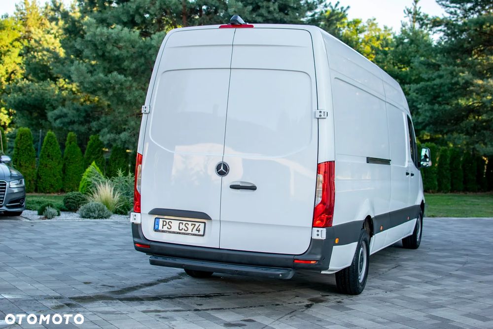 Mercedes-Benz Sprinter 319 - 15