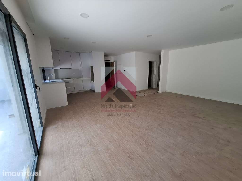 Apartamento T3 com Terraço no R/Chão em Esgueira, Aveiro - Grande imagem: 2/53