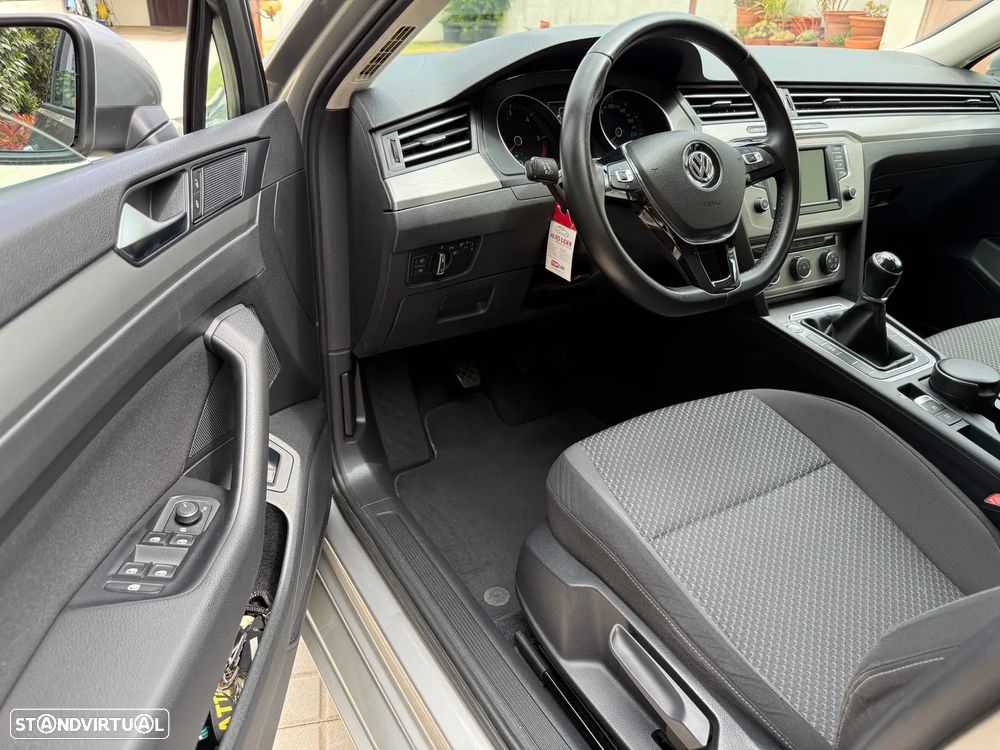 VW Passat Variant 1.6 TDI BlueMotion - 20