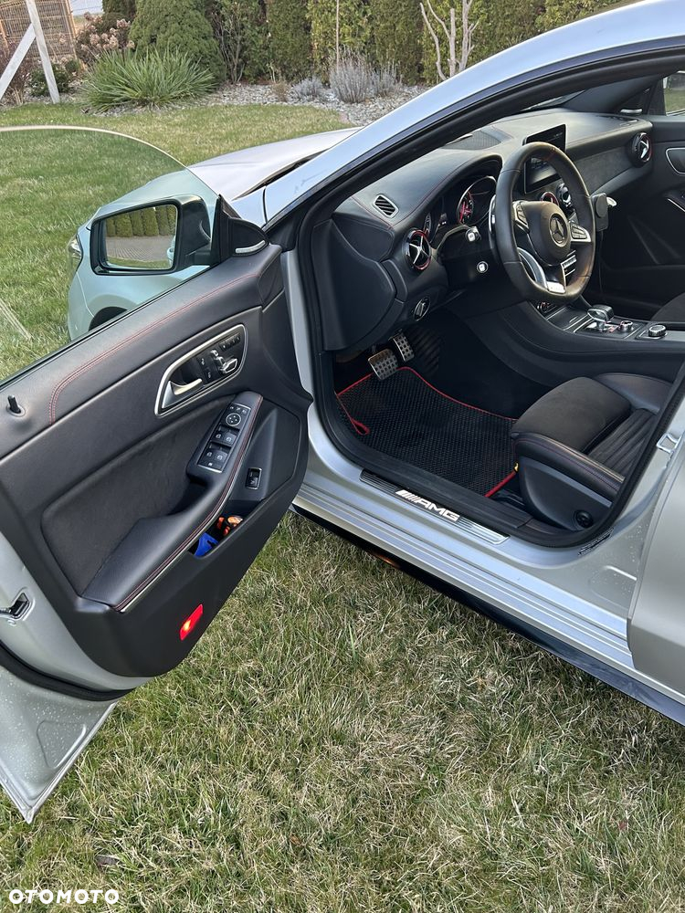 Mercedes-Benz CLA AMG 45 4-Matic - 12