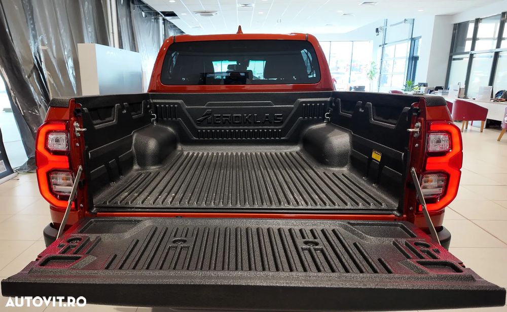 Toyota Hilux 2.8D 204CP 4x4 Double Cab AT Invincible - 6