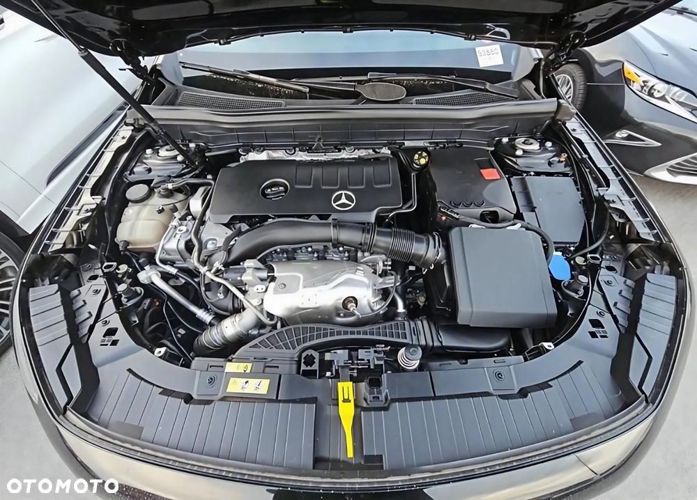 Mercedes-Benz GLB - 12