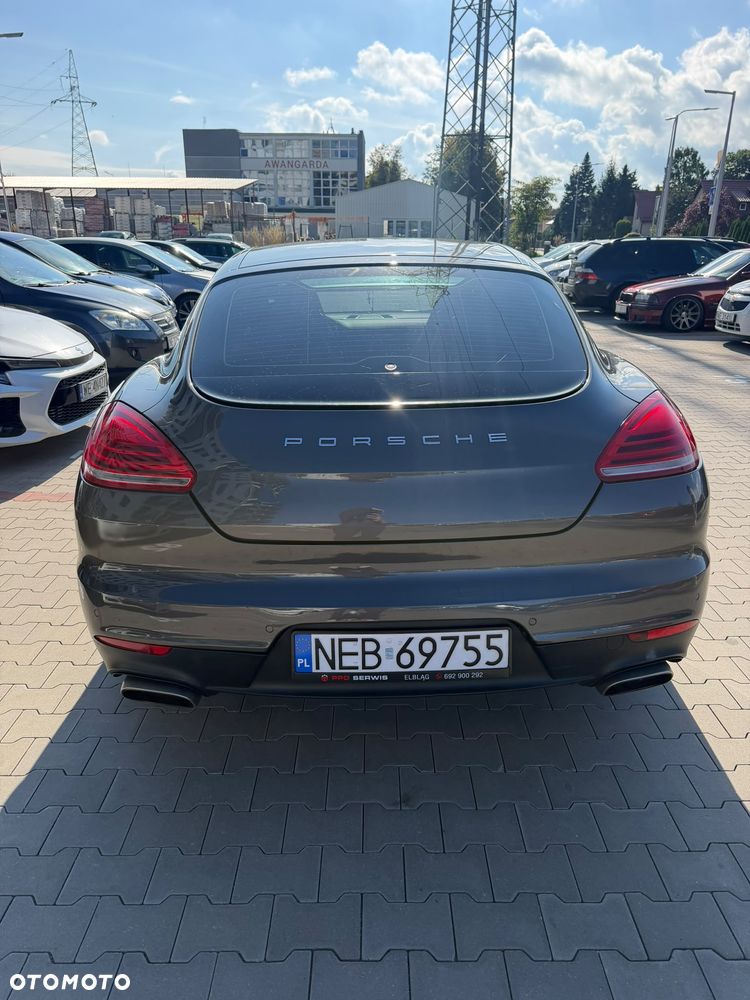 Porsche Panamera - 15