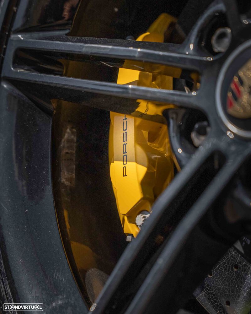 Porsche Taycan Turbo S - 10