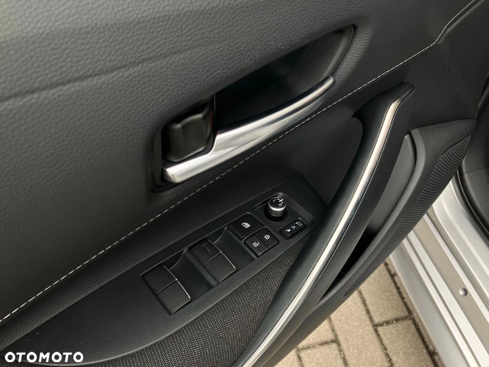 Toyota Corolla 1.8 Hybrid Comfort - 32