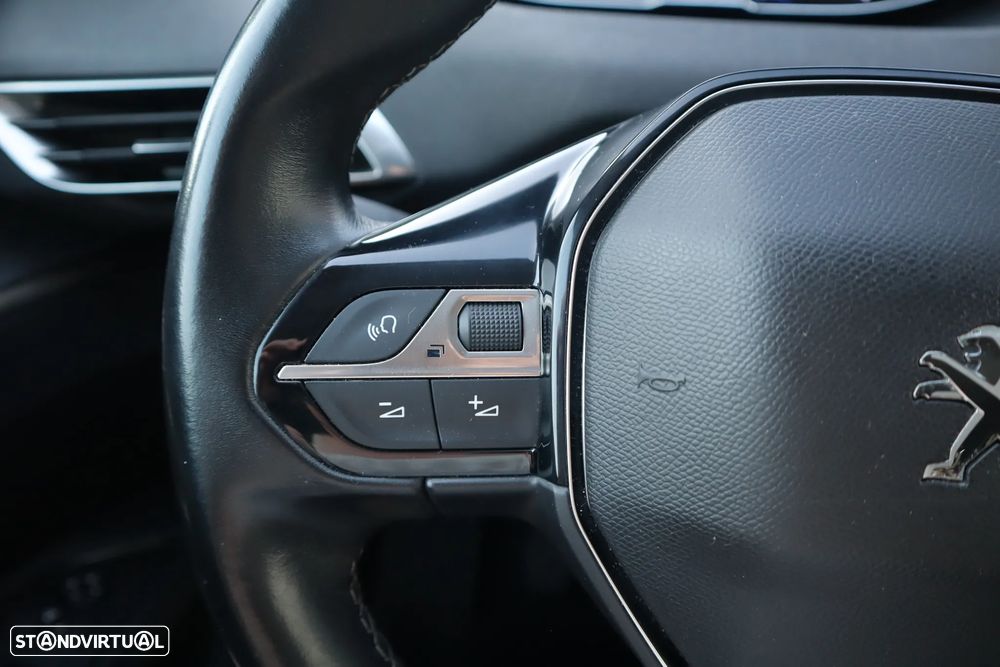 Peugeot 3008 1.2 PureTech Allure J18 - 28