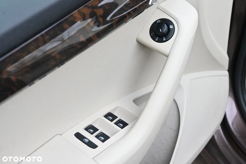 Skoda Octavia 1.8 TSI DSG L&K - 27