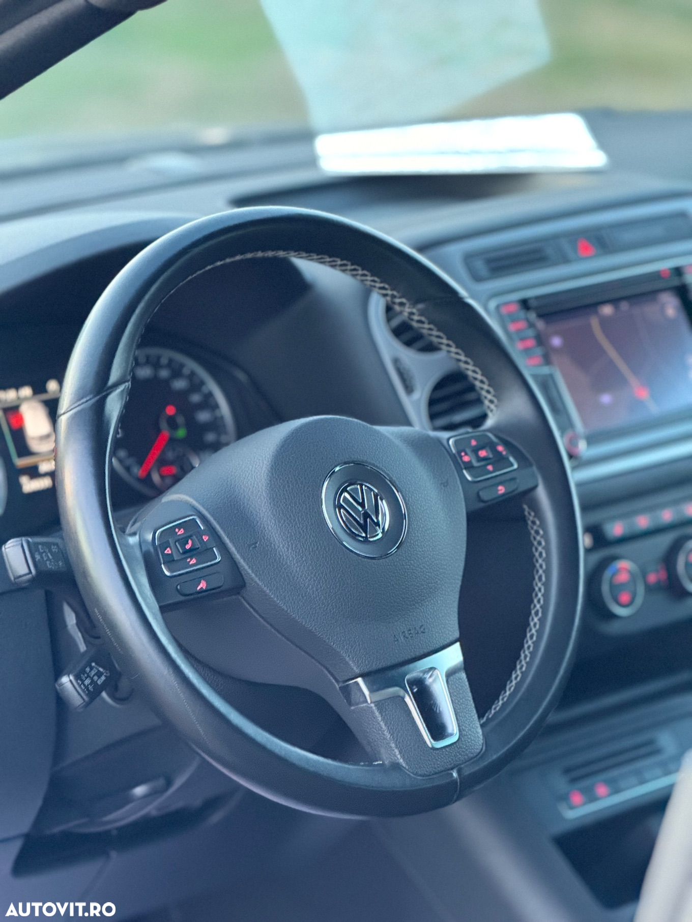 Volkswagen Tiguan 2.0 TDI SCR 4MOTION BlueMotion Technology DSG Lounge Sport & Style - 18
